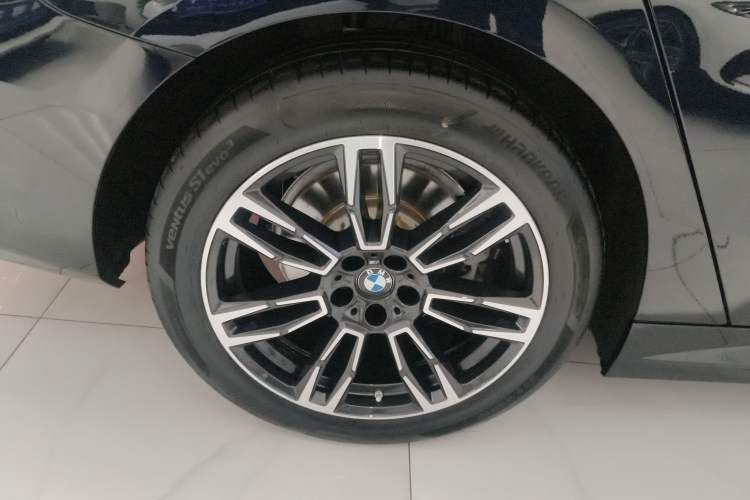 Used BMW 5 Series 2024 525Li M Sport Package