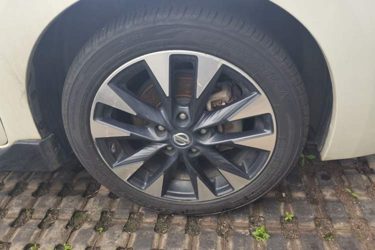 Used Nissan Lannia 2020 1.6L CVT Smart Connect Smart Cool Edition Right Front Wheel Hub