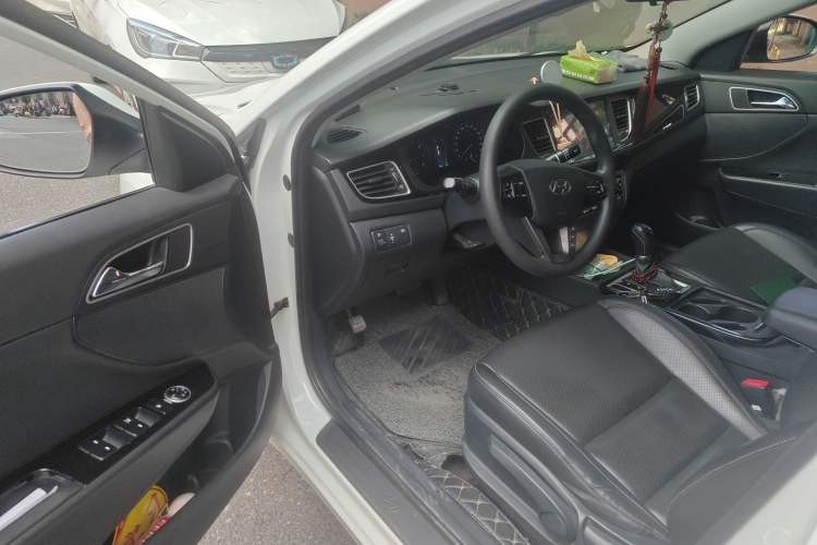 Used Hyundai Mistra 2014 1.8L Automatic Smart GLS
