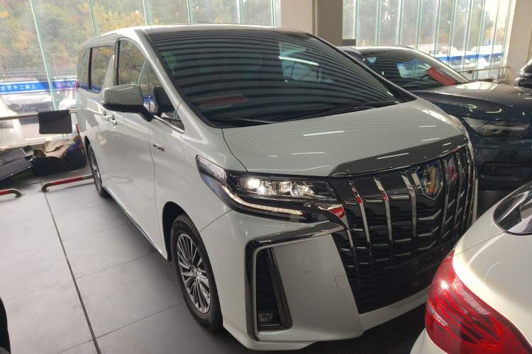 Used Toyota Alphard 2023 Dual-Motor 2.5L Premium Golden Edition
