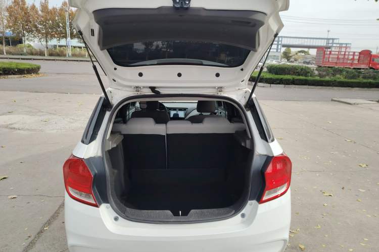 Used Chevrolet Lova RV 2016 1.5L Automatic Comfort Edition