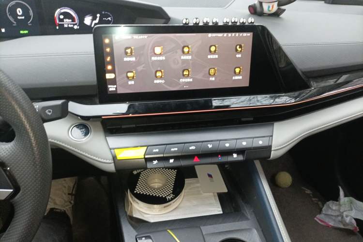 Used CHANGAN UNI-V iDD 2023 ZhiDian iDD 1.5T 113km ZhiKu Model Audio And AC Panel