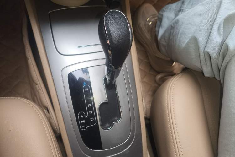 Used Buick Excelle 2013 1.5L Automatic Classic Model
