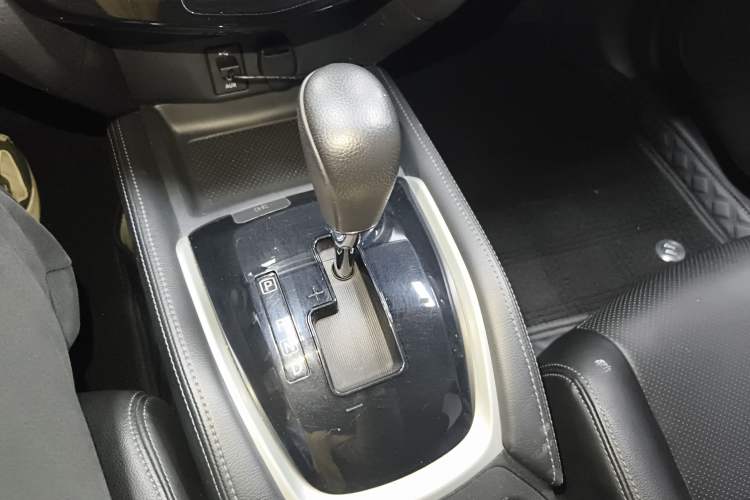 Used Nissan X-Trail 2016 2.0L CVT Smart Enjoyment Version 4WD
