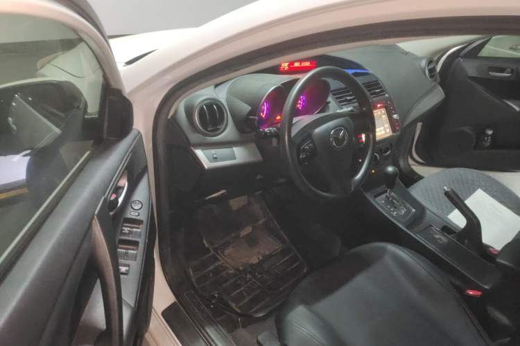 Used Mazda 3 2013 Hatchback 1.6L Automatic Elite Model
