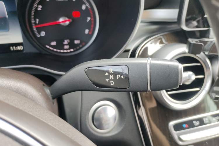 Used Mercedes-Benz GLC 2016 GLC 260 4MATIC Dynamic Edition Gear Lever