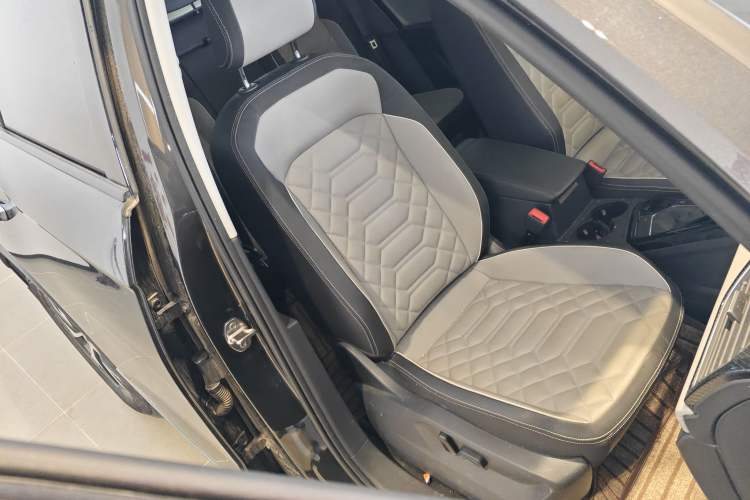 Used Volkswagen Tayron 2023 280TSI Two-Wheel-Drive Luxury Plus Advanced Version