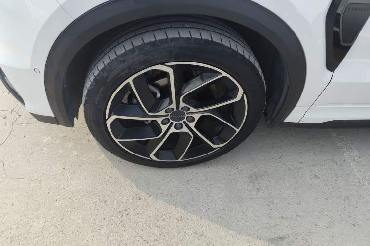 Used Lynk & Co 05 2020 2.0TD Two-Wheel Drive Shine Halo
