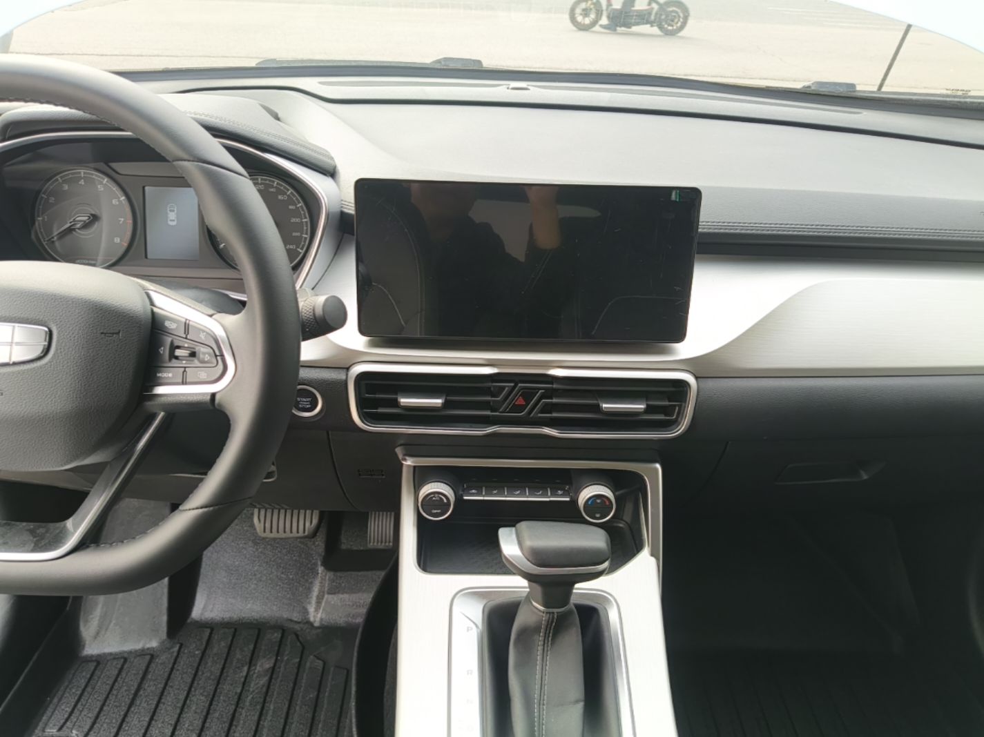 Geely Auto Coolray 2025 1.5L CVT Super Edition — снимка 15