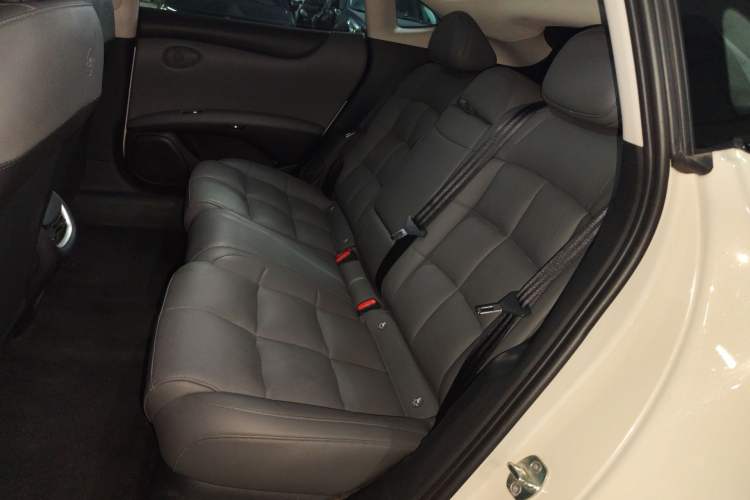 Used IM L6 2024 Max Standard Edition Left Rear Seat