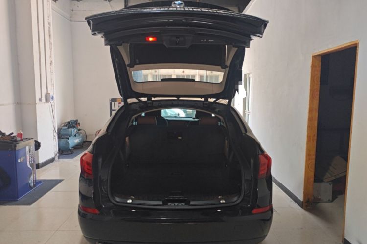 Used BMW 5 Series GT 2015 528i Leading Model
