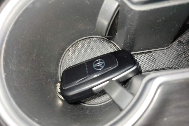 Used Toyota Camry 2021 2.0G Luxury Edition