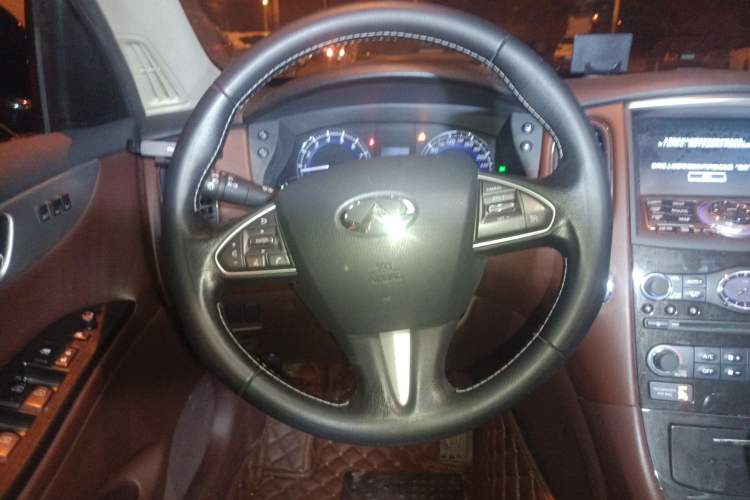 Used Infiniti QX50 2015 2.5L Luxury Edition