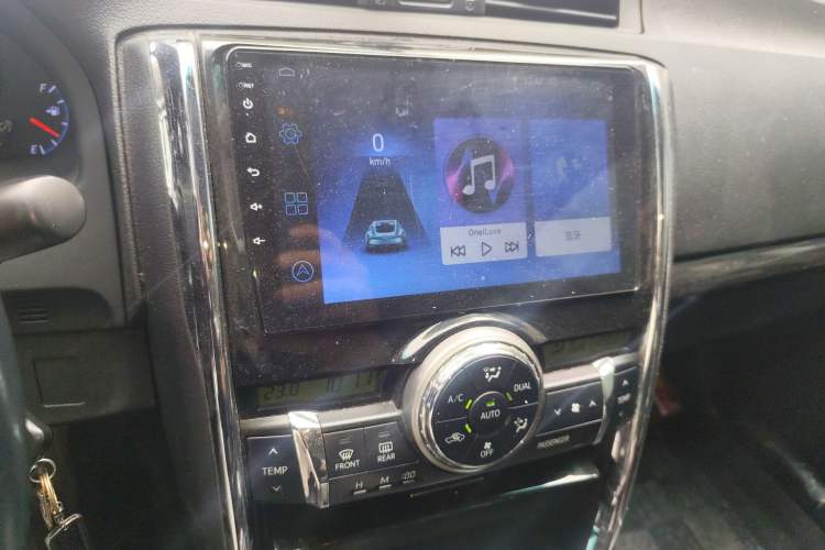 Used Toyota Reiz 2010 2.5S Fashion Elite Edition Audio And AC Panel