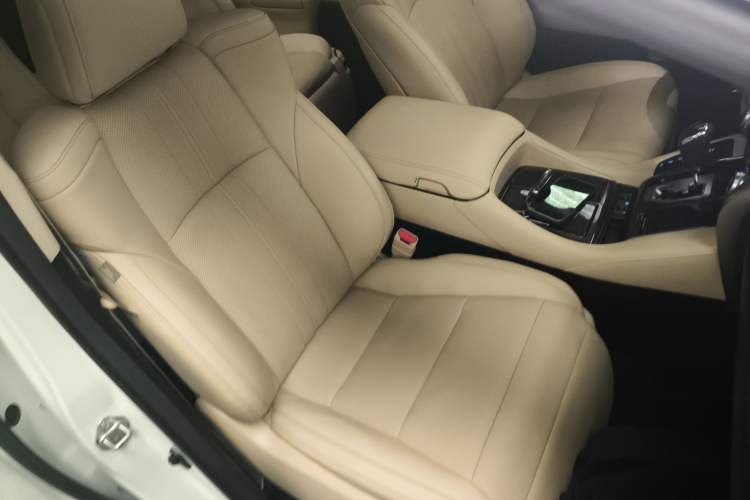 Used Toyota Vellfire 2021 Crown Dual-Engine 2.5L HV Supreme Edition