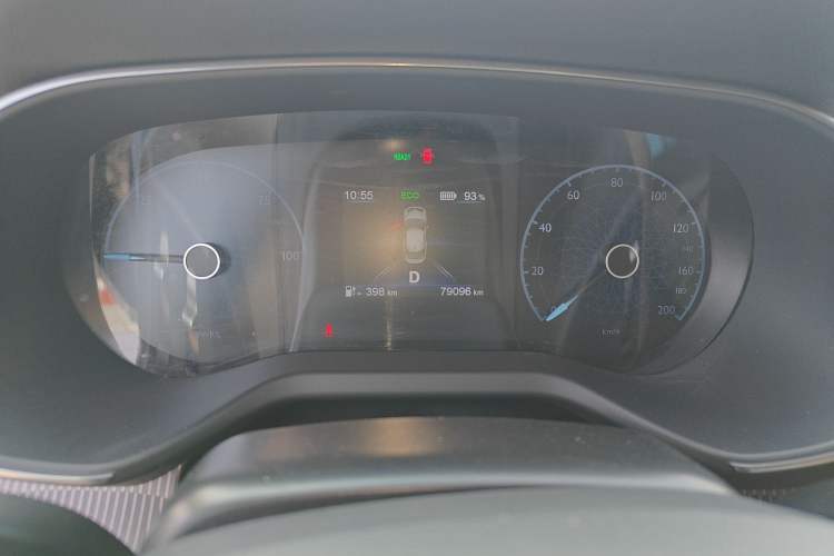 Used Hongqi E-QM5 2022 431 km Charge & Enjoy Edition