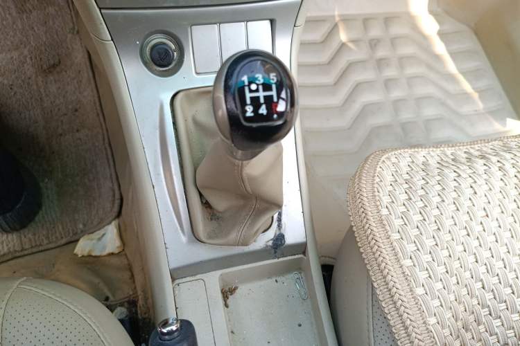 Used BYD F3R 2011 1.5L Comfort Version Gear Lever