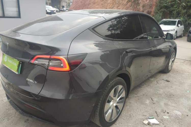 Used Tesla Model Y 2022 Long-Range All-Wheel-Drive Version Right Rear Taillight