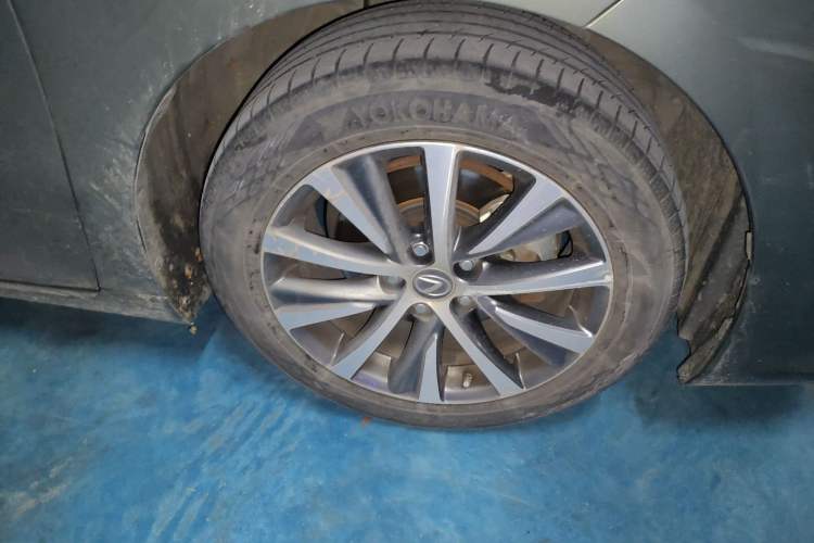Used Lexus ES 2020 200 Excellence Edition Right Front Wheel Hub