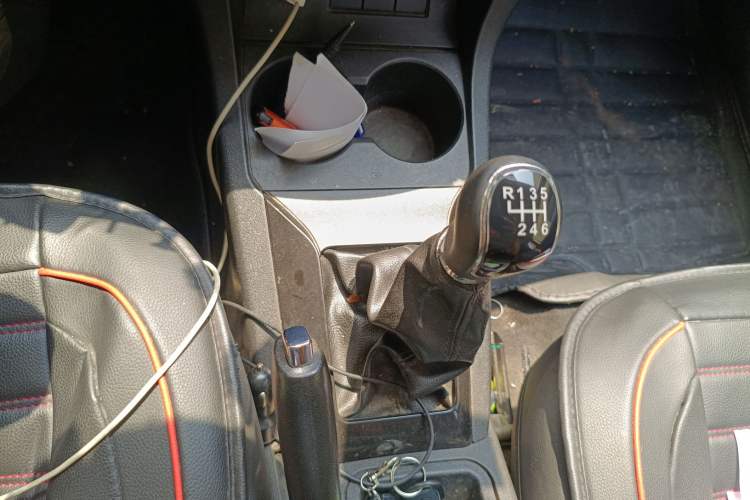 Used Land X5 2013 2.0T Manual Chuanling Edition
