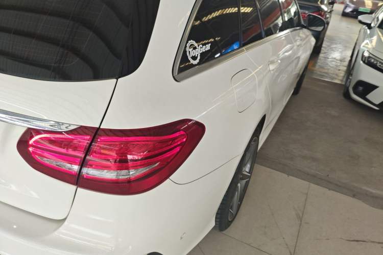 Used Mercedes-Benz C-Class 2015 C 200 station wagon