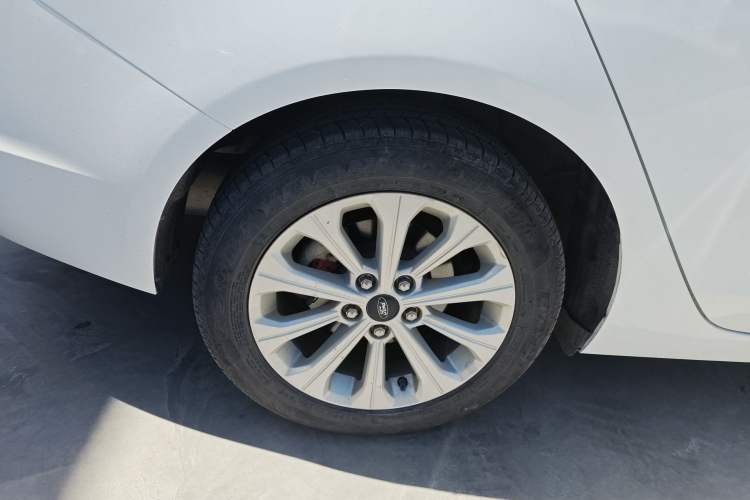 Used Ford Escort 2017 Happiness Edition 1.5L Automatic Fashion Version Right Rear Wheel Hub