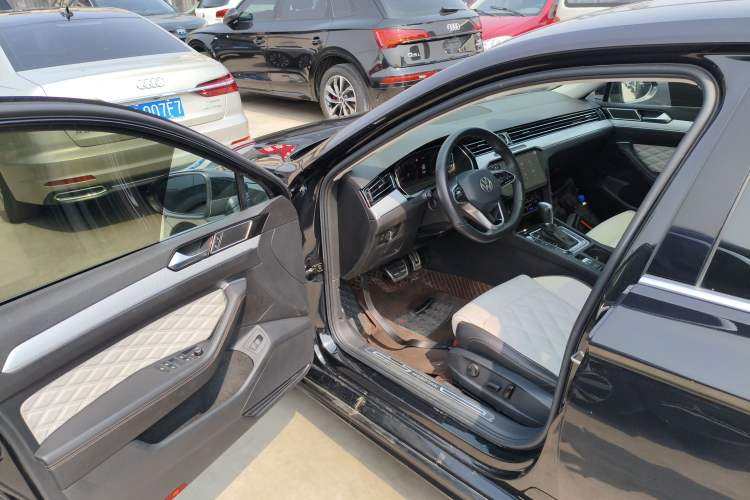 Used Volkswagen Magotan 2023 2 Million Units Commemorative Edition 330TSI DSG Luxury Version
