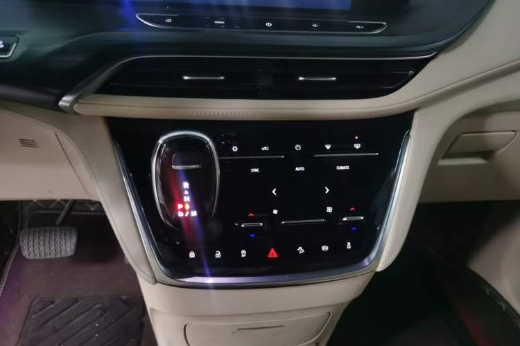 Used Buick GL8 2022 ES Land Cruiser 653T Luxury Model
