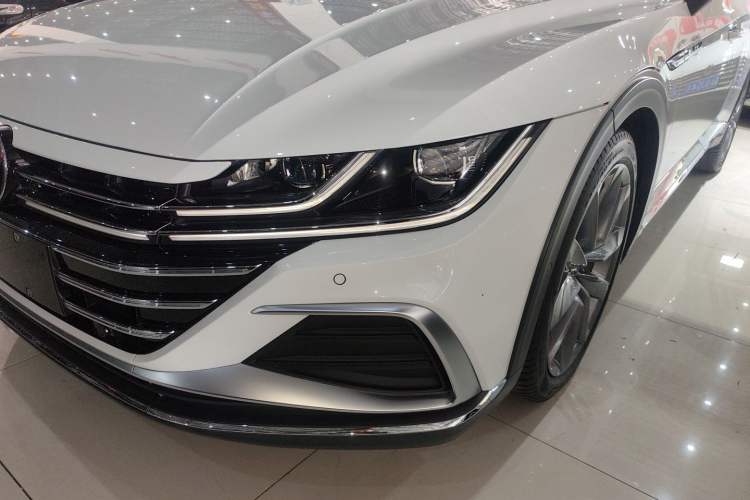 Used Volkswagen FAW-Volkswagen CC 2023 Hunting Vehicle 380TSI Hunter's Heart Edition Left Front Headlight