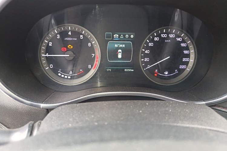 Used CHANGAN CS55 2019 1.5T Manual Colorful Model China VI Standard Odometer Close Up