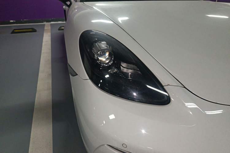 Used Porsche 718 2018 Cayman 2.0T Right Front Headlight