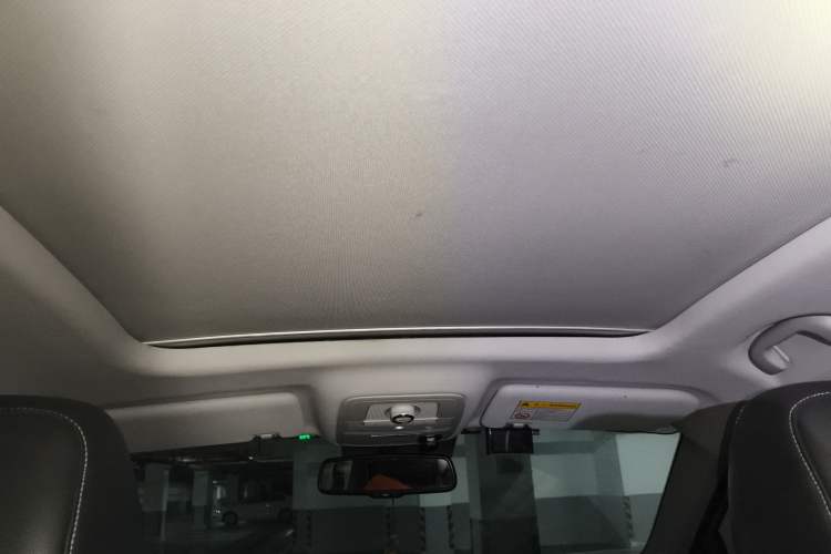 Used Roewe RX5 New Energy 2017 eRX5 50T Hybrid Connected Prestige Flagship Edition
