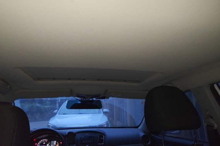 Used Roewe 350 2015 1.5L Manual Luxury Sunroof Edition
