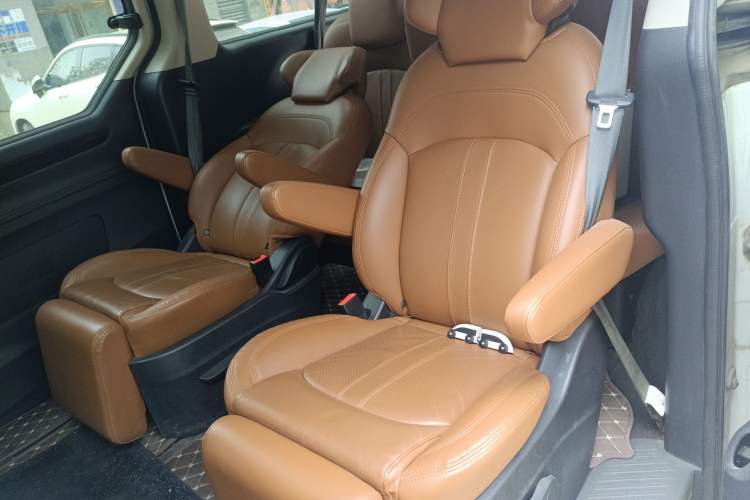 Used SAIC MAXUS G10 2018 PLUS 2.0T Automatic Luxury Executive Edition Left Rear Seat