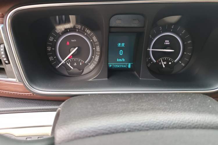 Used Buick GL8 2017 25S Luxury Version China V Standard Odometer Close Up