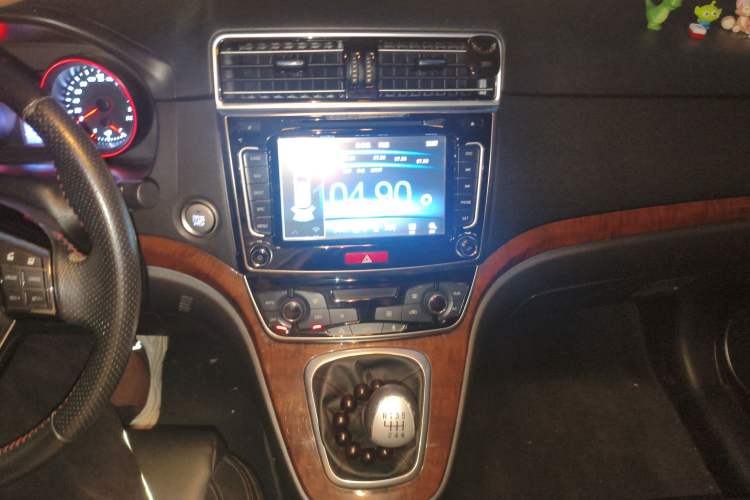 Used Haval H6 2015 Revised Version Sport Edition 1.5T Manual Transmission Two-Wheel Drive Elite Grade