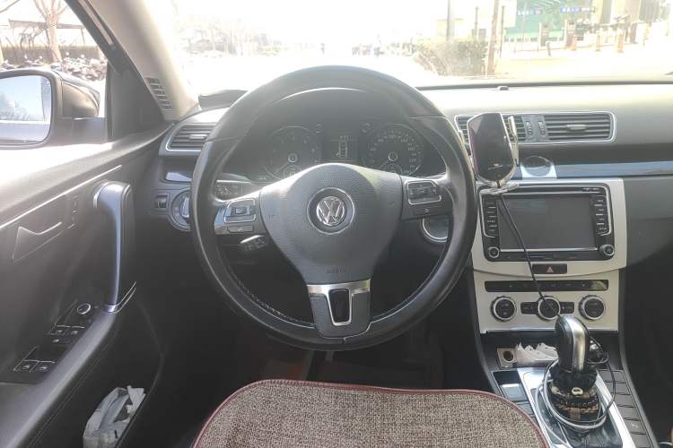 Used Volkswagen Magotan 2012 Revised 1.8TSI Luxury Version Steering Wheel