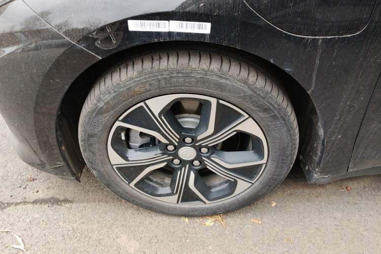 Used Hongqi E-QM5 2023 Base Travel Edition
