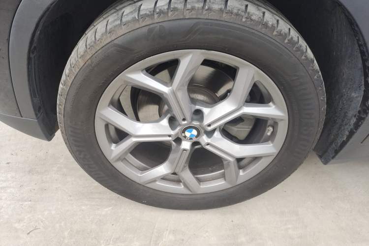 Used BMW X3 2021 xDrive28i Luxury Package Left Front Wheel Hub