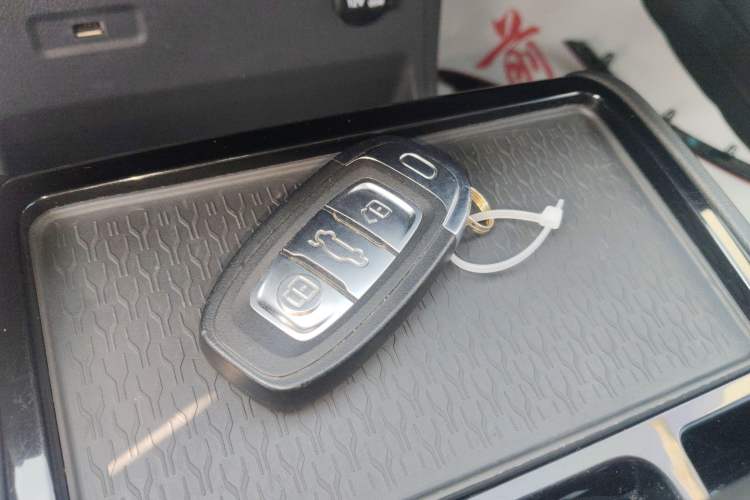 Used Hongqi E-QM5 2022 431 km Charge & Enjoy Edition Vehicle Key