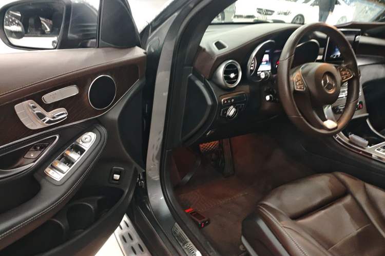 Used Mercedes-Benz GLC 2017 GLC 300 4MATIC Sport Edition