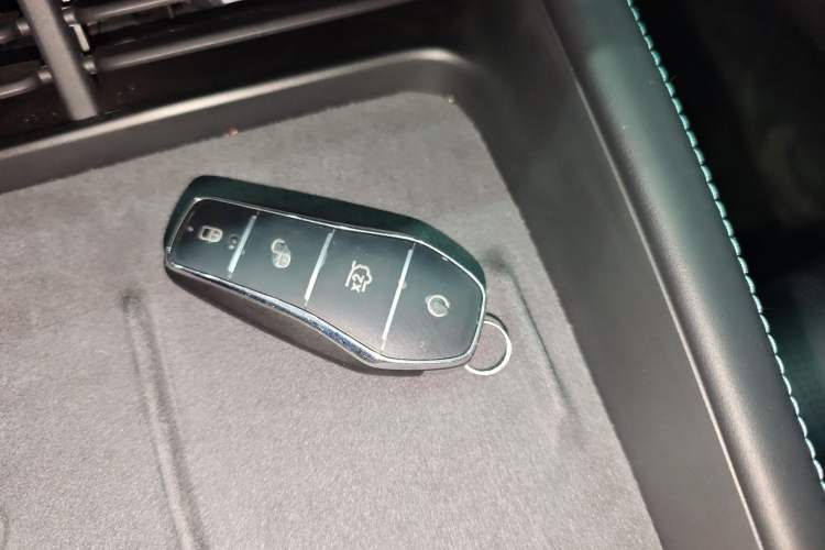 Used BYD Seal 06 New Energy 2025 DM-i Smart Drive 120KM Deluxe Model
