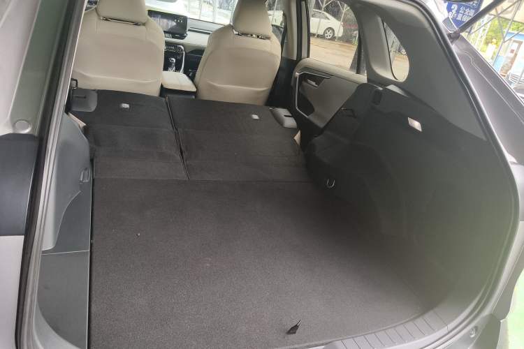 Used Toyota Wildlander 2023 2.0L CVT Four-Wheel Drive Luxury PLUS Edition Trunk