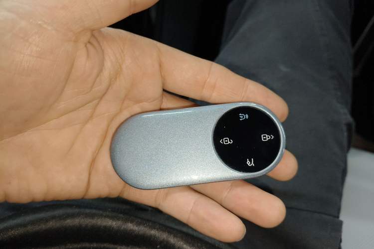 Used Hima AITO M9 2025 Pure Electric Ultra Version 100 kWh 6-Seater Model Vehicle Key