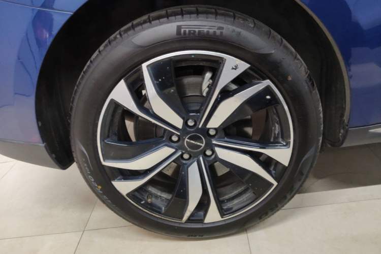 Used SERES SF5 2021 Huawei Smart Selection Four-Wheel Drive Edition Right Rear Wheel Hub