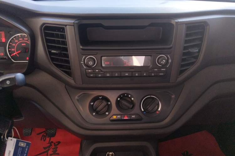 Used Wuling Hongguang V 2022 1.5L Jingqu Edition Enclosed-Window Vehicle with Electric Power Steering LAR
