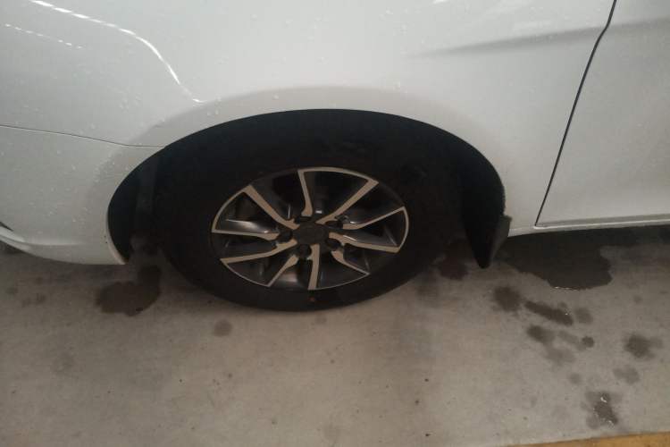 Used Geely Auto Emgrand 2019 Leading Edition 1.5L CVT Luxury Model China VI Standard
