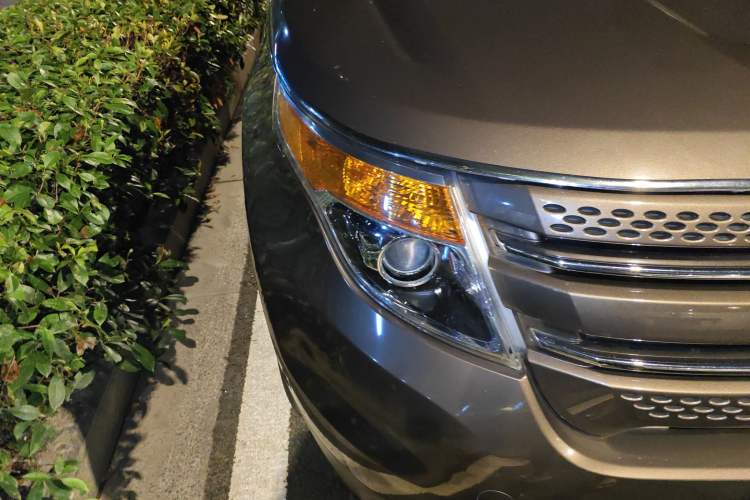 Used Ford Explorer 2013 3.5L Deluxe Model
