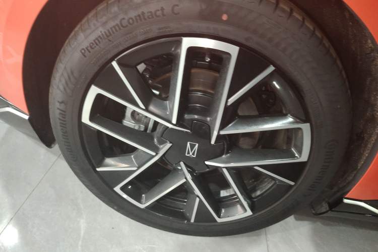 Used Avatr 06 2025 Pro Range-Extended Edition Right Rear Wheel Hub