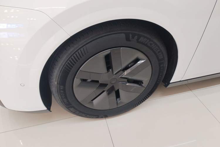 Used Li Auto MEGA 2025 Home Family Special Edition Left Front Wheel Hub